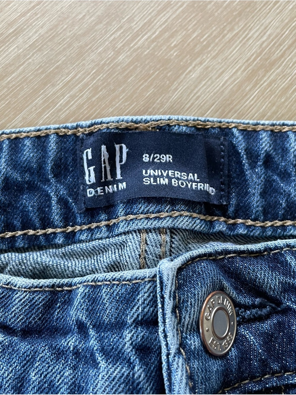 GAP Women's Universal Slim Boyfriend Jeans - Picture 2 of 8